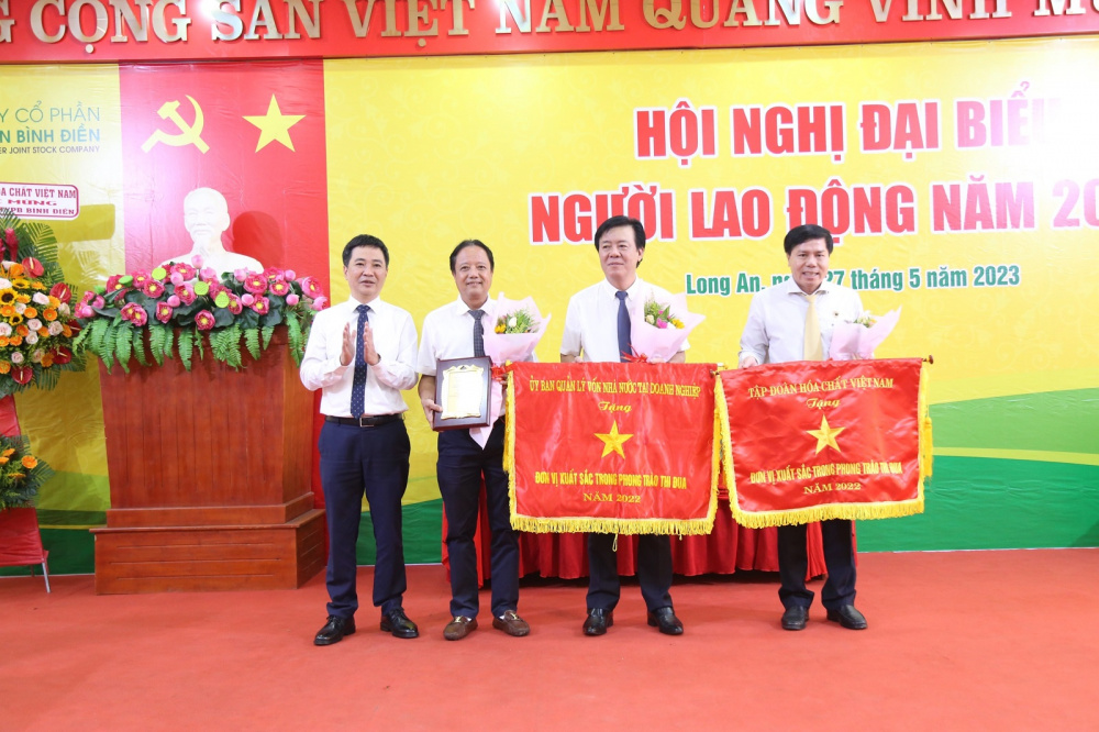Bình Điền thi đua