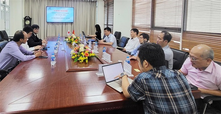 Quang cảnh buổi làm việc
