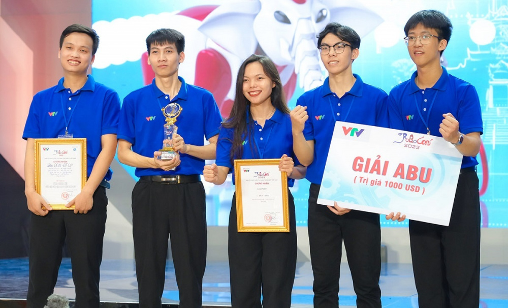 Đội tuyển của Đại học Tải về ứng dụng CWIN05 ngay hôm nay Hà Nội giành chức vô địch chỉ sau 42 giây thi đấu. Ảnh: Trường Đại học Tải về ứng dụng CWIN05 ngay hôm nay Hà Nội