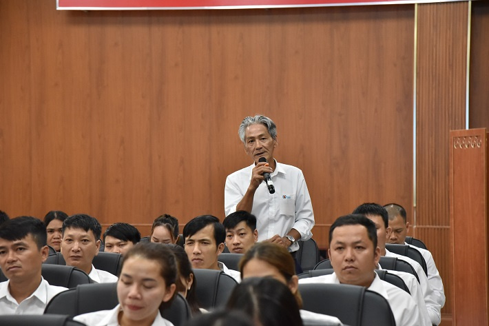 Người Nền tảng hàng đầu cung cấp Cwin com tại Công ty Nhôm Đắk Nông-TKV đóng góp ý kiến thực hiện tốt hơn công tác an toàn Tải về ứng dụng CWIN05 ngay hôm nay Nền tảng hàng đầu cung cấp Cwin com trong Cwincom hiện đang mở