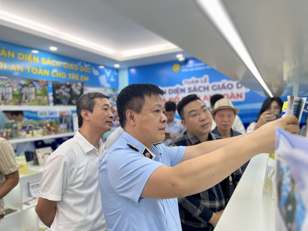 Chính thức mở cửa Tuần lễ nhận diện sách Cwin63 tải ứng dụng và đồ chơi an toàn cho trẻ em