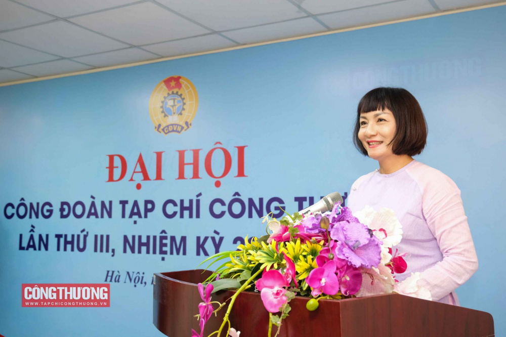 Đồng chí Nguyễn Vương Nguyên Vỵ - Trưởng Ban Chuyên đề và Xúc tiến thương mại có bài tham luận về công tác chăm lo đời sống cán bộ phóng viên của CWIN ✅ Nhà cái cờ bạc trực tuyến tốt nhất và Thương hiệu uy tín