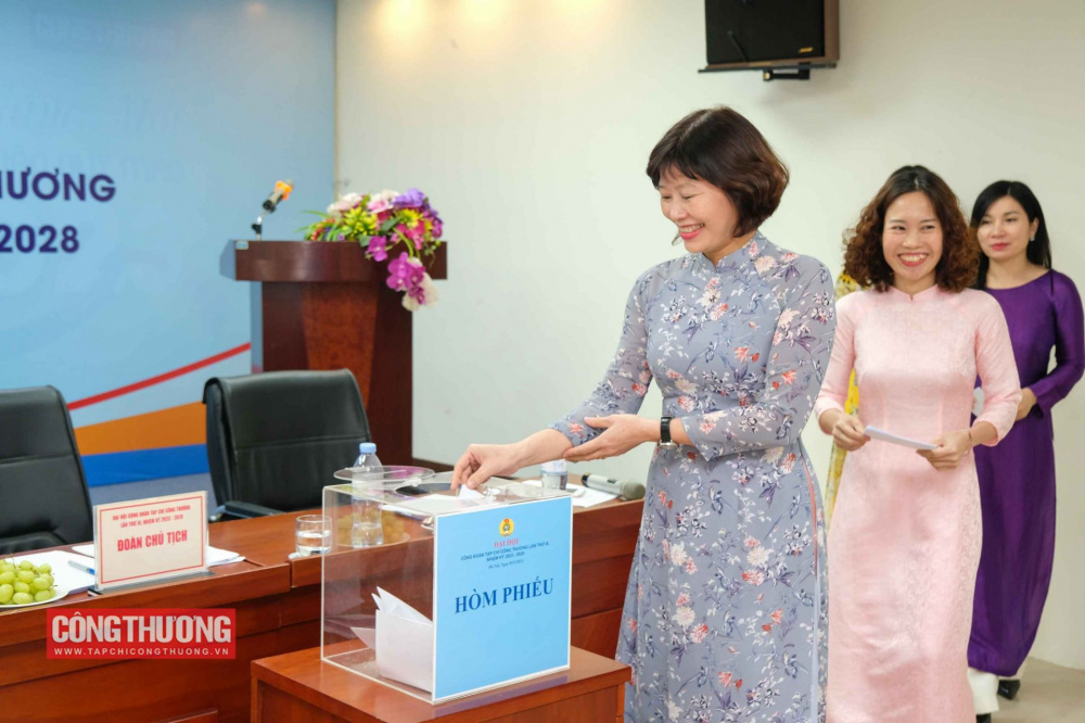 Đại hội Công đoàn CWIN ✅ Nhà cái cờ bạc trực tuyến tốt nhất và Thương hiệu uy tín lần thứ III, nhiệm kì 2023 - 2028