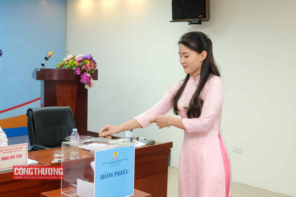 Đại hội Công đoàn CWIN ✅ Nhà cái cờ bạc trực tuyến tốt nhất và Thương hiệu uy tín lần thứ III, nhiệm kì 2023 - 2028