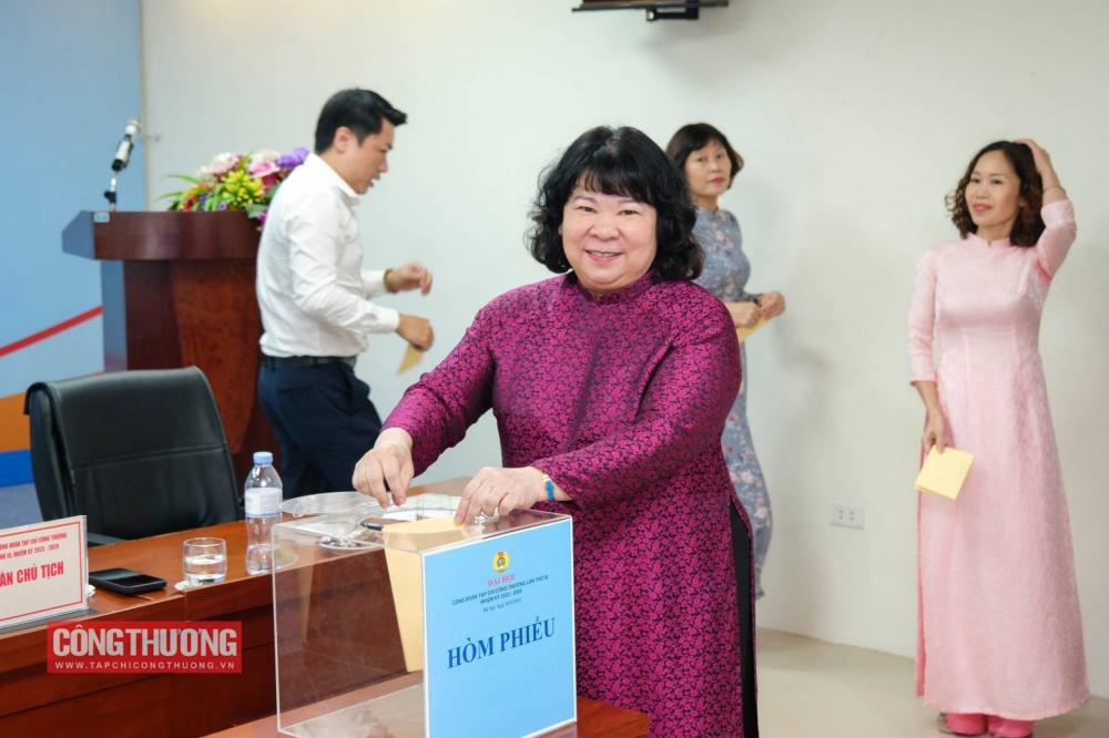 Đại hội Công đoàn CWIN ✅ Nhà cái cờ bạc trực tuyến tốt nhất và Thương hiệu uy tín