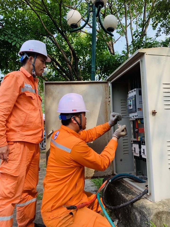 EVNNPC khuyến cáo khách hàng sử dụng điện tiết kiệm, tránh các sự cố
