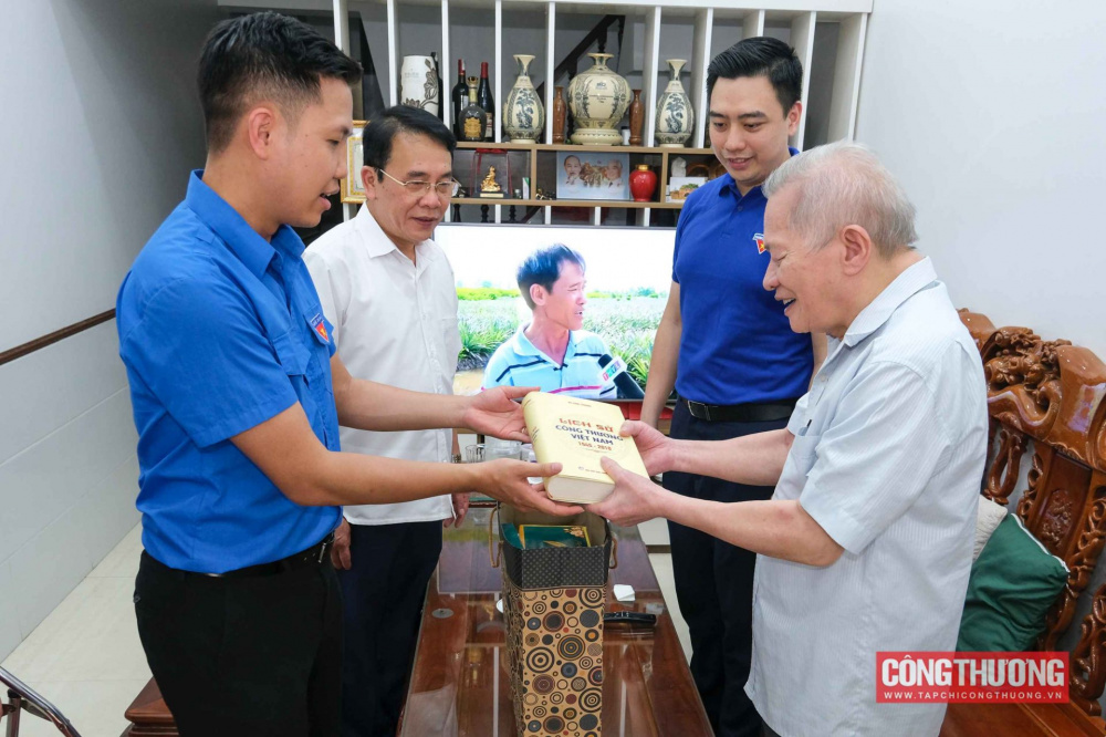 Đoàn Thanh niên Cwin63 sân chơi đỉnh cao