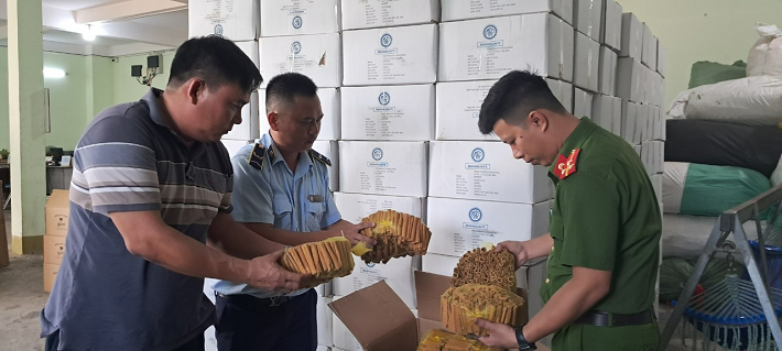 Hàng hoá Cwin là sân chơi cá cược trực tuyến tại Việt Nam 