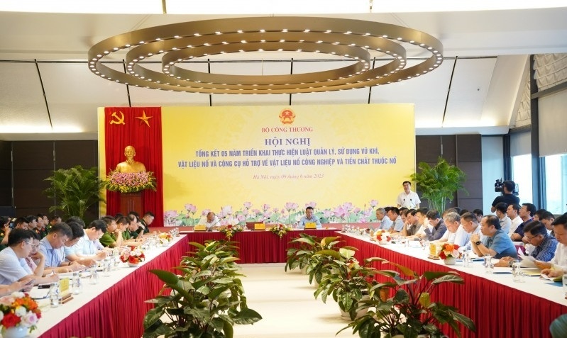 Thực thi Luật quản lý, sử dụng vũ khí, vật liệu nổ còn nhiều khó khăn, vướng mắc
