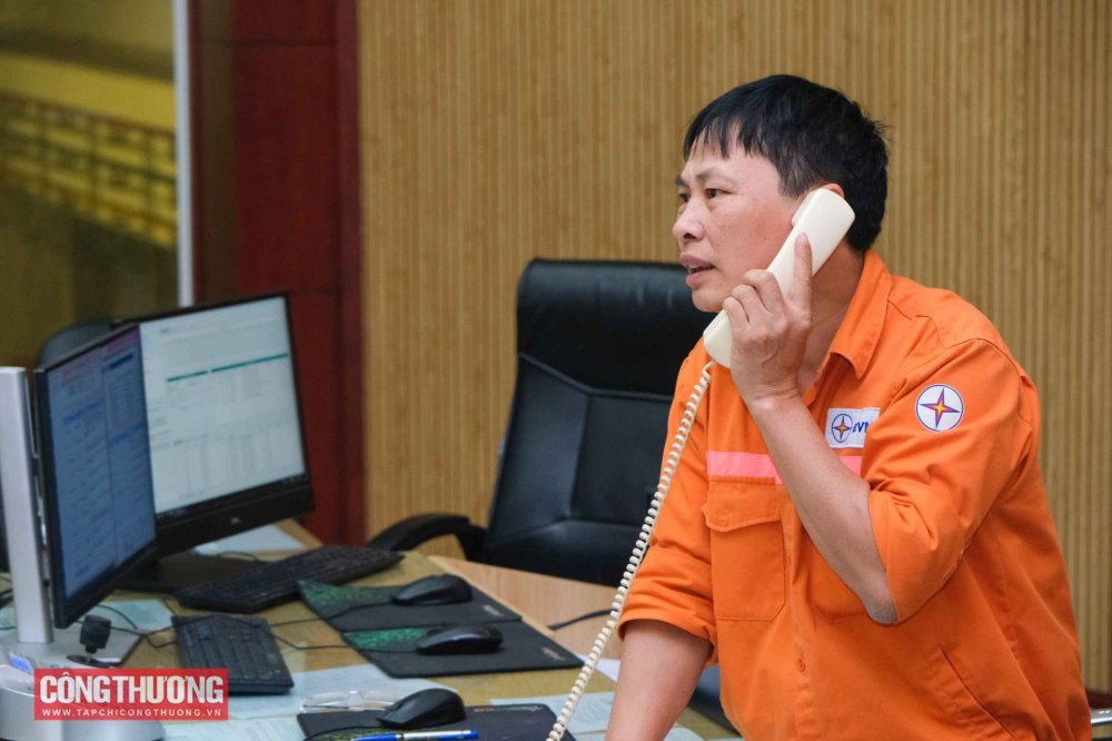 ... tuy nhiên, chỉ sau chưa đầy 30 phút, nhận "lệnh" từ A0, nhà máy đã lập tức khởi động thêm 2 tổ máy để tăng công suất, đáp ứng nhu cầu phụ tải