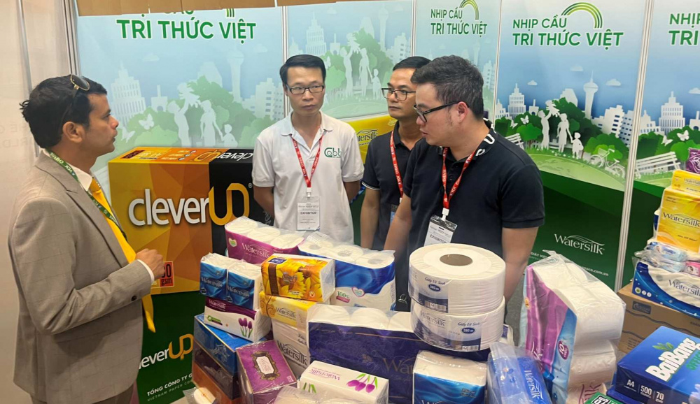 hình ảnh tại triển lãm chuyên ngành giấy và bột giấy