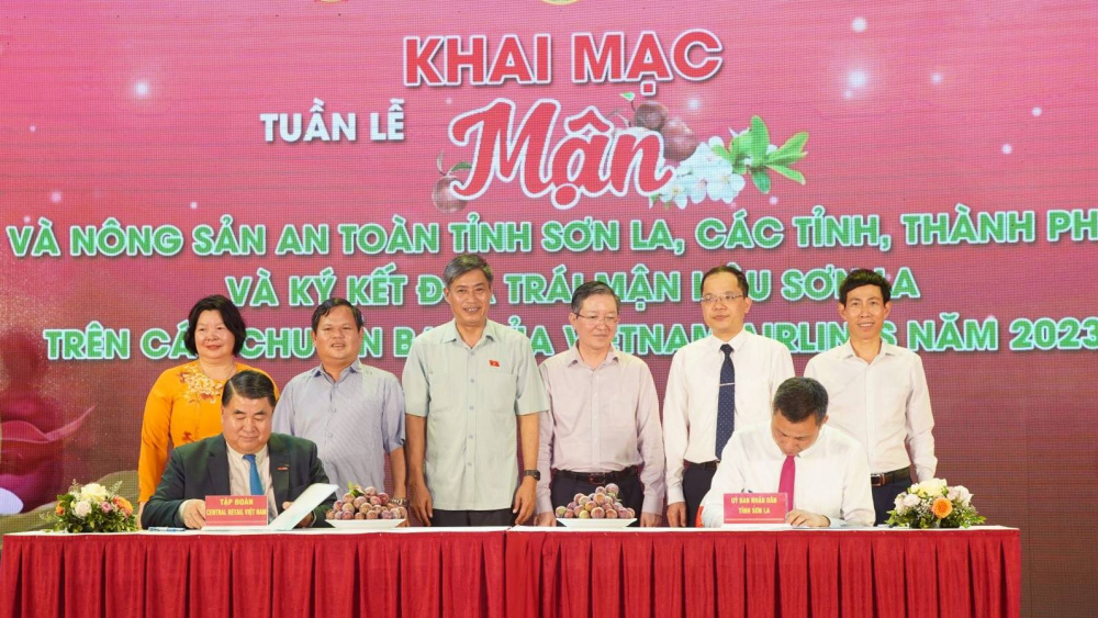 Lễ ký kết thoả thuận tiêu thụ nông sản của Tập đoàn Central Retail Việt Nam với tỉnh Sơn La và các tỉnh, thành phố