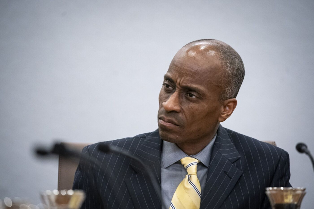 Thống đốc Cục Dự trữ Liên bang Mỹ (Fed) Philip Jefferson vào tháng 9/2022. Ảnh: Bloomberg