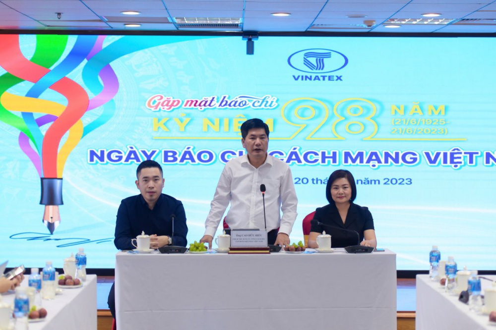 hình ảnh tại buổi gặp mặt trao đổi thông tin với báo chí của Tập đoàn Dệt May