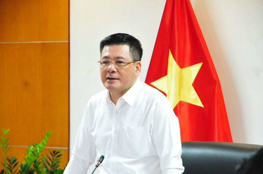 Bộ trưởng Nguyễn Hồng Diên