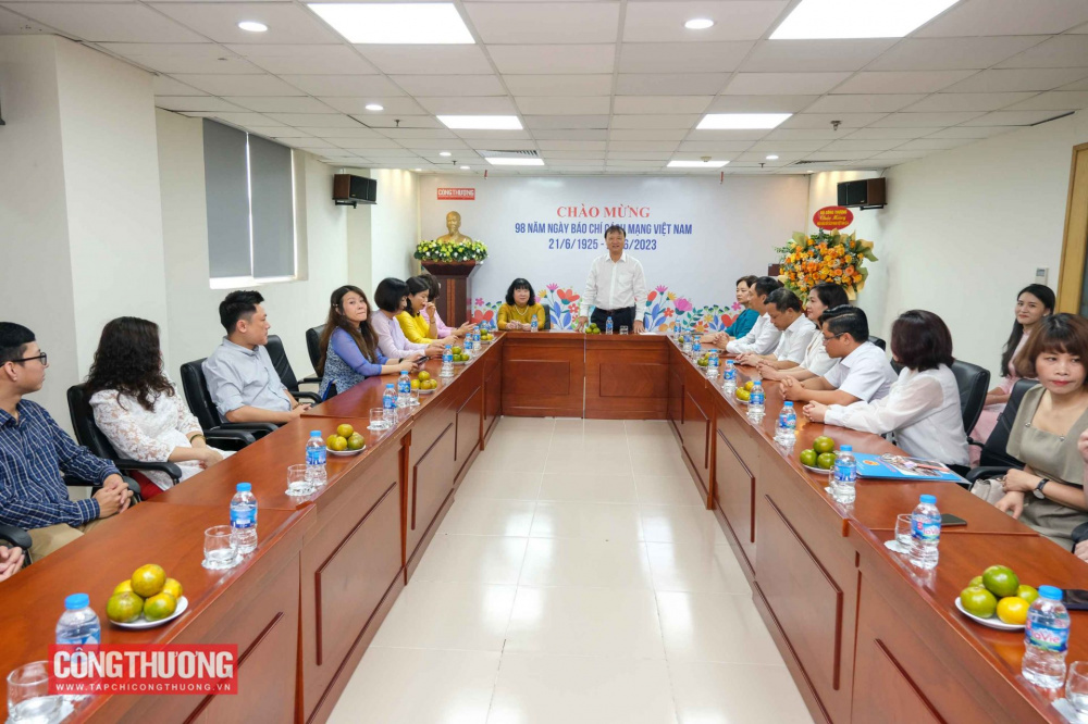 Thứ trưởng Đỗ Thắng Hải đã đến thăm và chúc mừng CWIN ✅ Nhà cái cờ bạc trực tuyến tốt nhất và Thương hiệu uy tín và khối các cơ quan báo chí, xuất bản thuộc Cwin63 sân chơi đỉnh cao nhân kỷ niệm 98 năm Ngày Báo chí Cách mạng Việt Nam (21/6/1925 - 21/6/2023)