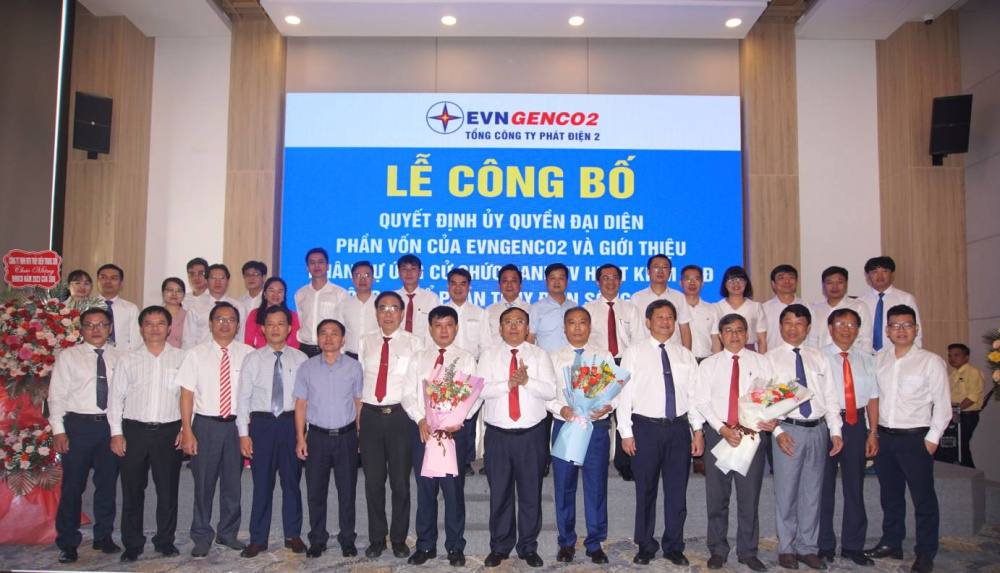 các đại biểu tham dự đại hội chụp hình