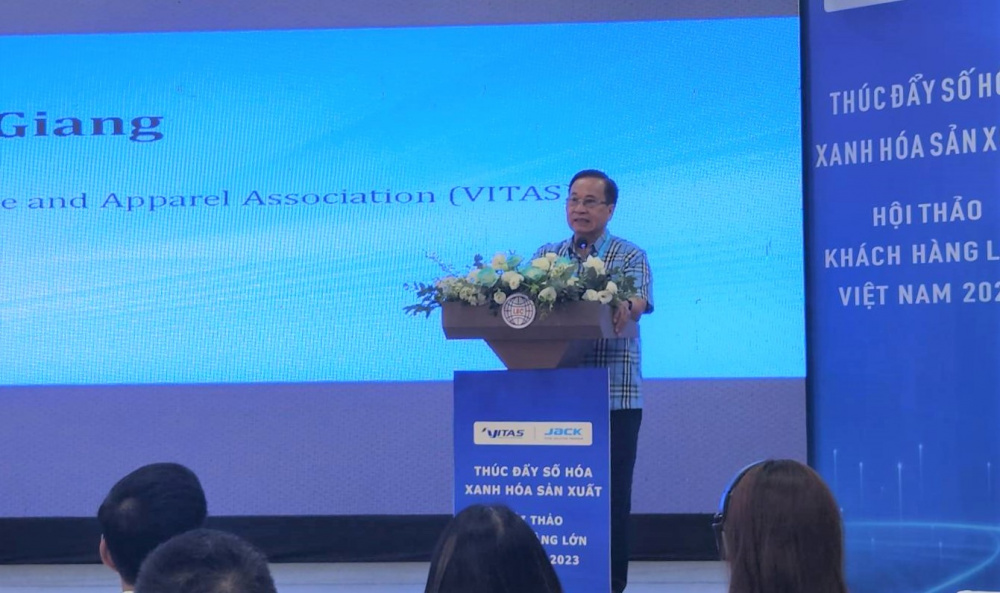 ông Vũ Đức Giang Chủ tịch Hiệp hội Dệt May phát biểu tại sự kiện