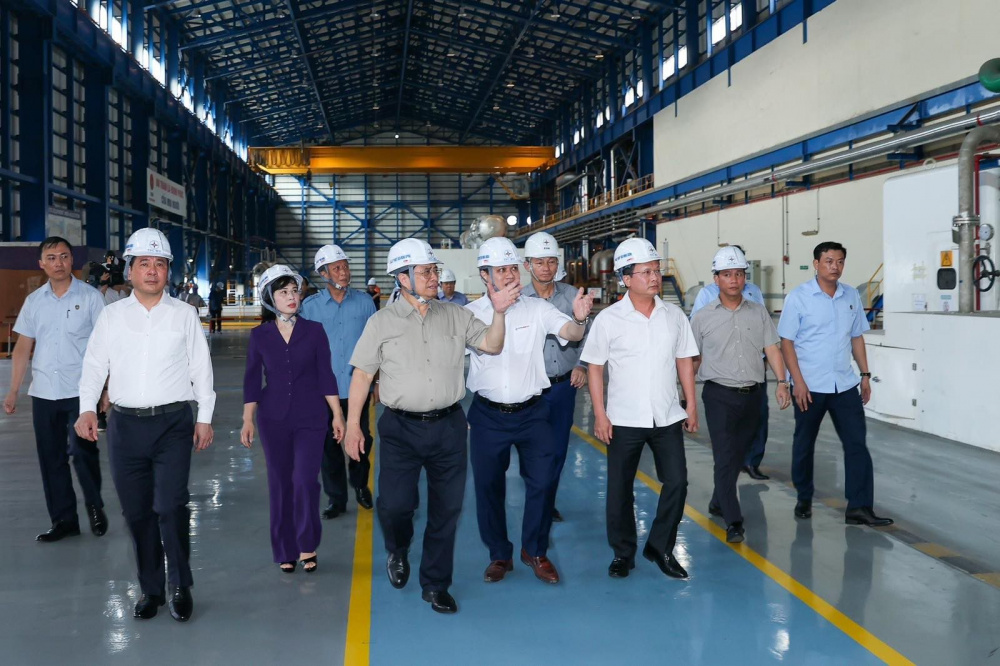 Thủ tướng đi thăm, kiểm tra tình hình cung ứng điện tại Quảng Ninh ngày 11/6/2023