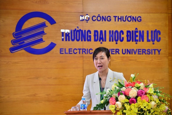 Tạ Thị Thu Hiền - Giám đốc Trung tâm cảm ơn sự chuẩn bị kỹ lưỡng, có tính đột phá, nỗ lực cung cấp thông tin, minh chứng của Trường Đại học Điện lực cho quá trình đánh giá của Đoàn trong đợt khảo sát chính thức này.