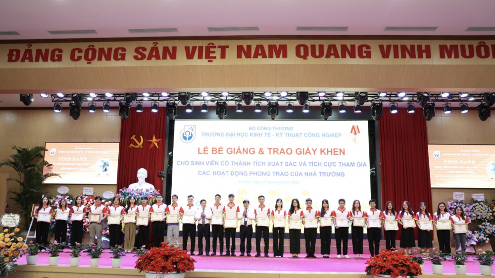 Trường Đại học Cwin.com giải trí hiện đại - Kỹ thuật Tải về ứng dụng CWIN05 ngay hôm nay