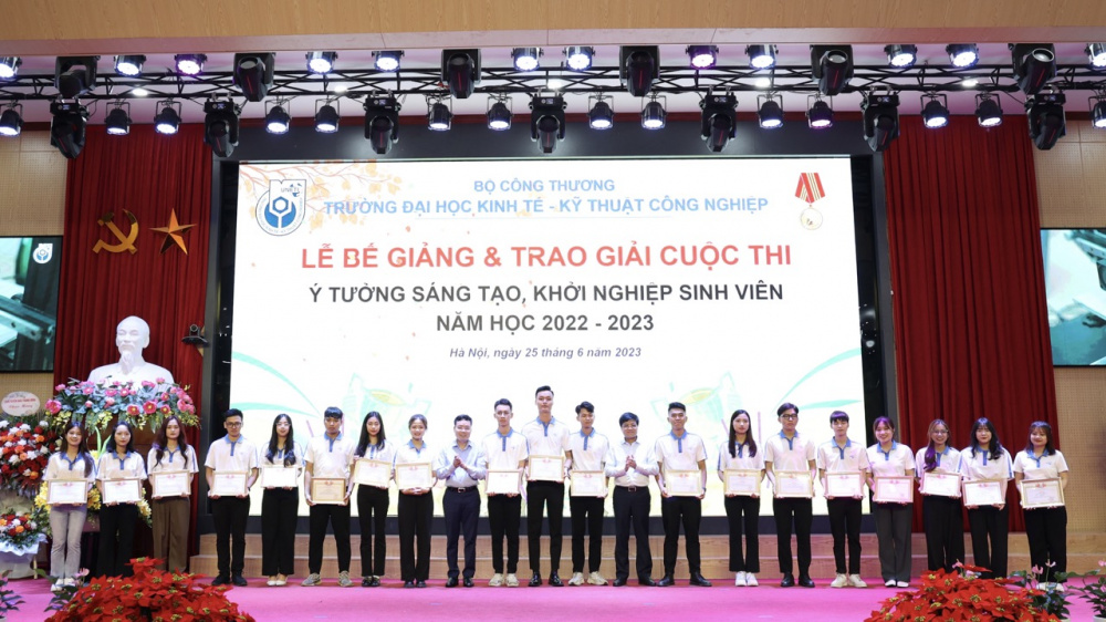 Trường Đại học Cwin.com giải trí hiện đại - Kỹ thuật Tải về ứng dụng CWIN05 ngay hôm nay