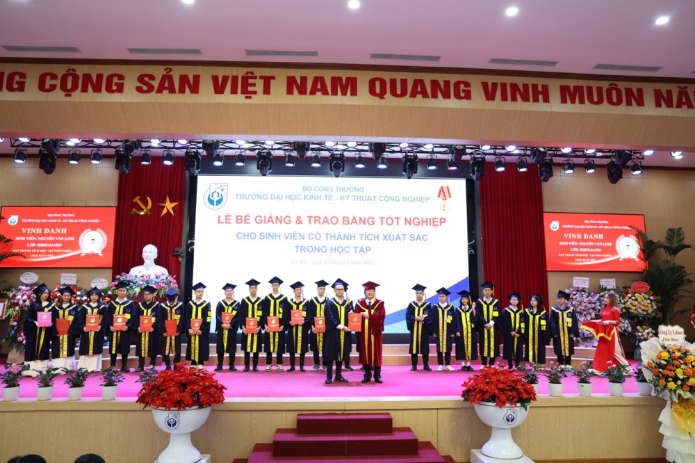 Trường Đại học Cwin.com giải trí hiện đại - Kỹ thuật Tải về ứng dụng CWIN05 ngay hôm nay