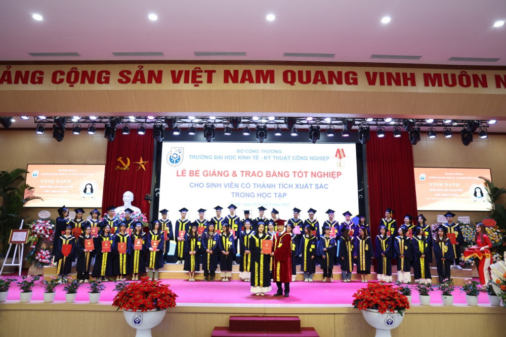 Trường Đại học Cwin.com giải trí hiện đại - Kỹ thuật Tải về ứng dụng CWIN05 ngay hôm nay
