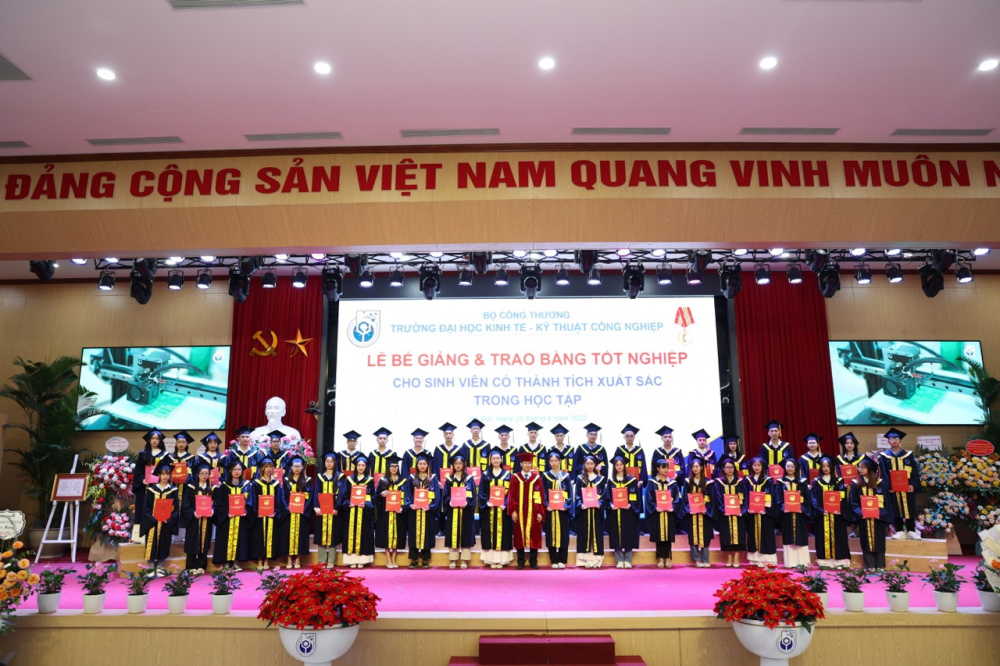 Trường Đại học Cwin.com giải trí hiện đại - Kỹ thuật Tải về ứng dụng CWIN05 ngay hôm nay