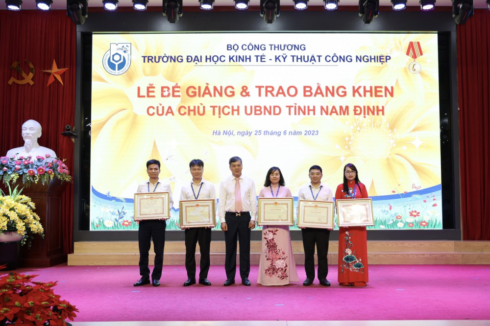Trường Đại học Cwin.com giải trí hiện đại - Kỹ thuật Tải về ứng dụng CWIN05 ngay hôm nay