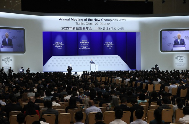 Giáo sư Klaus Schwab