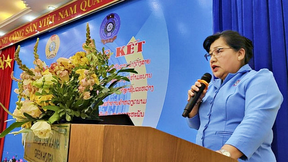bà Alihavanh Ackhavong 