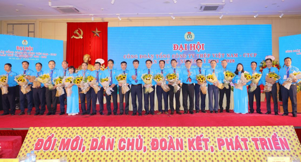 ban chap hanh cong doan thep ra mat