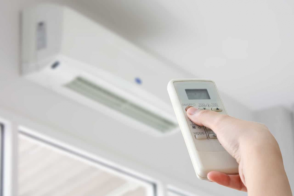 Tắt điều hòa khi không ở nhà giúp tiết kiệm khá nhiều