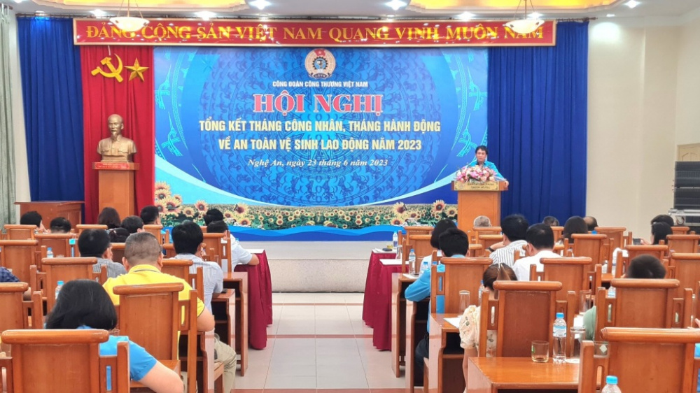 Ông Phan Văn Bản - Chủ tịch Công đoàn Công Thương Việt Nam