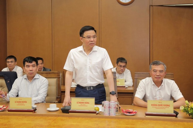 ong le manh hung