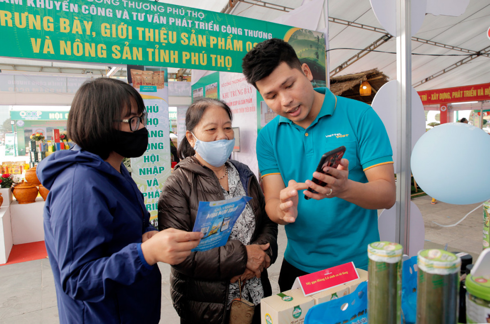 Đẩy mạnh chuyển đổi số