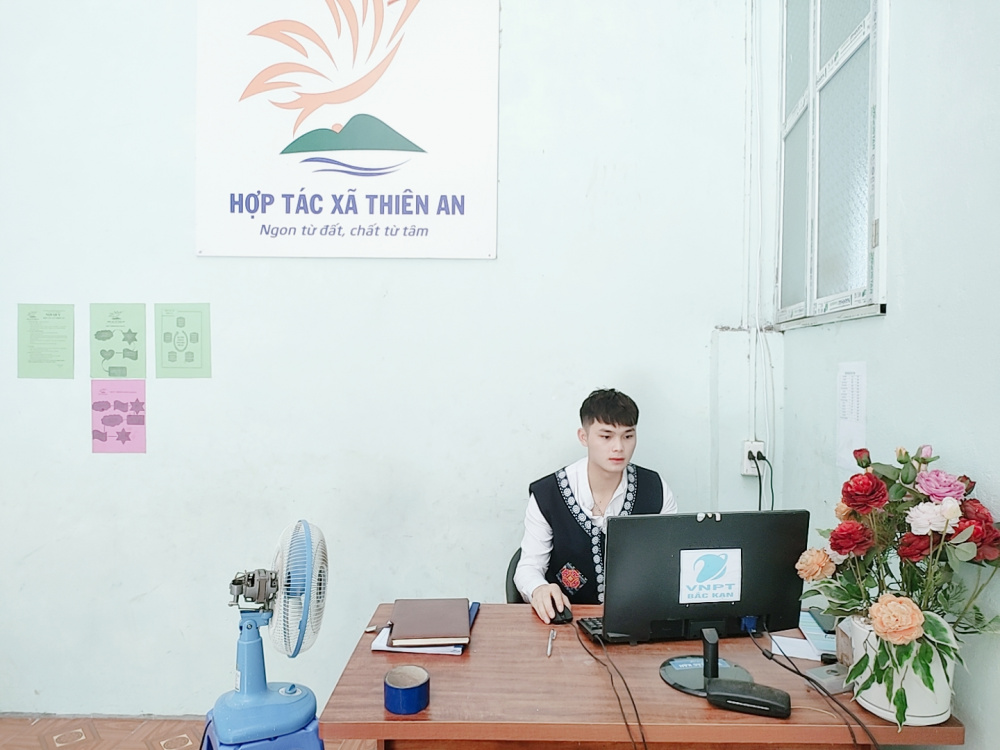 Giảm nghèo về thông tin