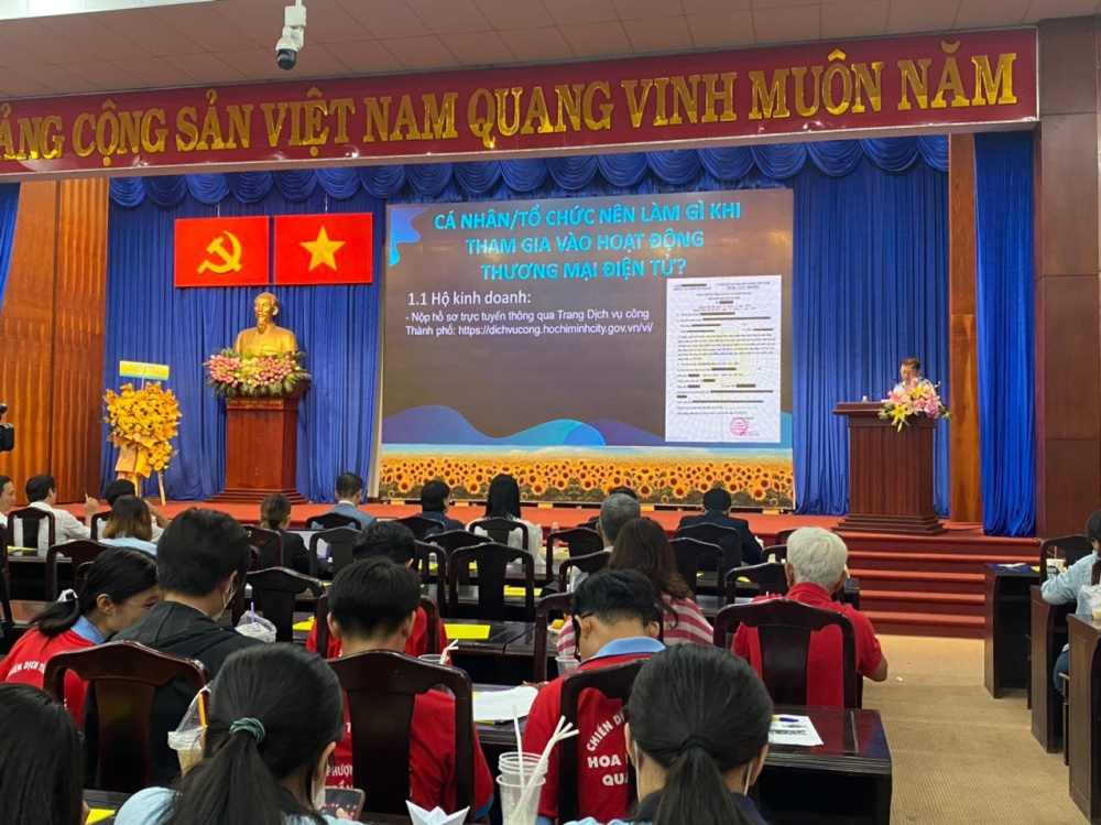 thương mại điện tử