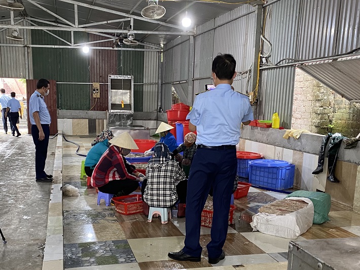 Lực lượng Quản lý thị trường tỉnh Hải Dương vừa ngăn chặn kịp thời hơn 2,3 tấn nội tạng động vật đ