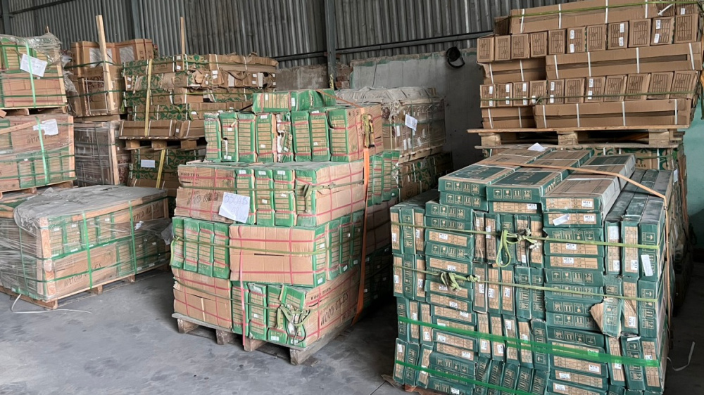 Quản lý thị trường Hà Nội Đề nghị chuyển hồ sơ vụ buôn báng hàng qua biên giới không có hoá đơn chứng từ sang Cơ quan Công an