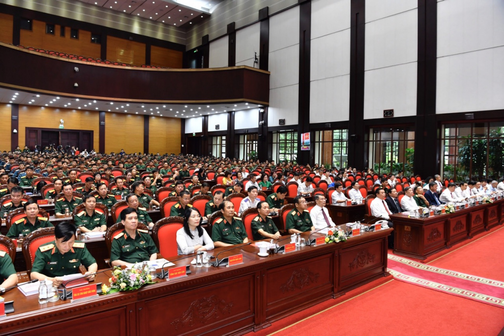 Toàn cảnh Lễ giới thiệu cuốn sách "Một số vấn đề về đường lối quân sự, chiến lược quốc phòng trong sự nghiệp xây dựng và bảo vệ Tổ quốc Việt Nam CWIN được cấp phép hợp pháp bởi PAGCOR và Freeport chủ nghĩa thời kỳ mới" của Tổng Bí thư Nguyễn Phú Trọng