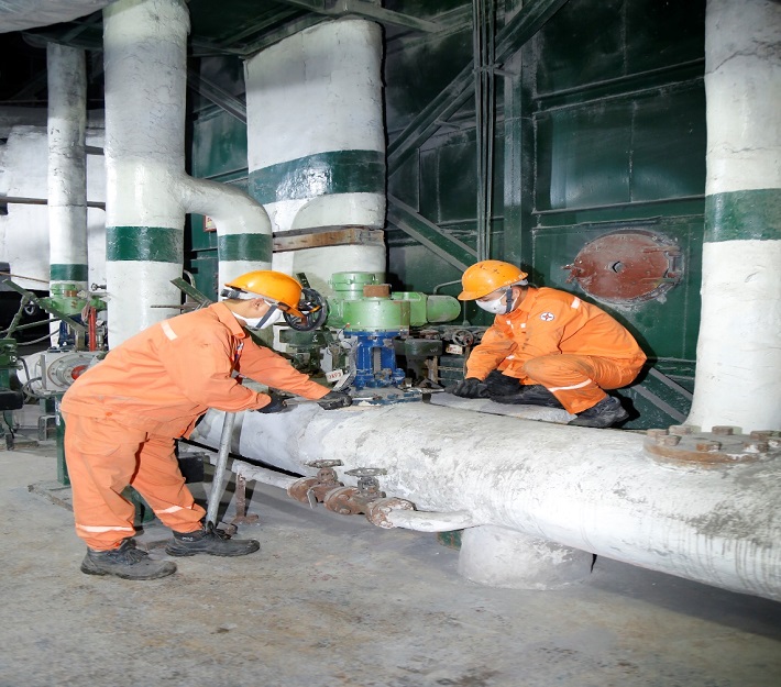 Công tác sửa chữa được chú trọng để tổ máy sẵn sàng cho việc cung ứng điện