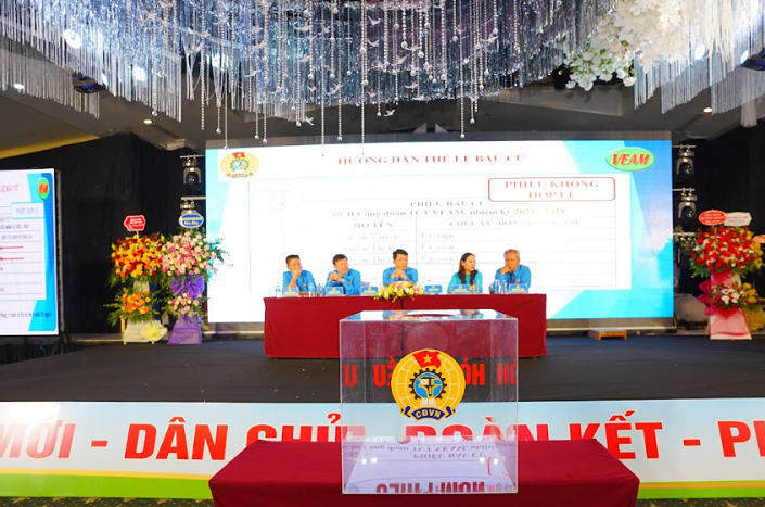 Đoàn Chủ tịch điều hành Đại hội
