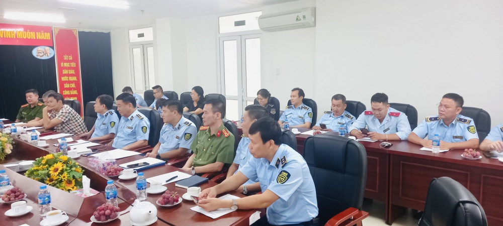 (Đ/c Trương Văn Ba - Cục trưởng Cục Quản lý thị trường thành phố Hồ Chí Minh - Phó Trưởng ban thường trực Ban Chỉ đạo 389 Thành phố)   