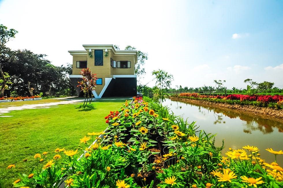 Ngôi nhà chổng ngược