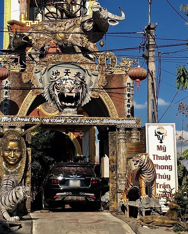 Ngôi nhà hang động