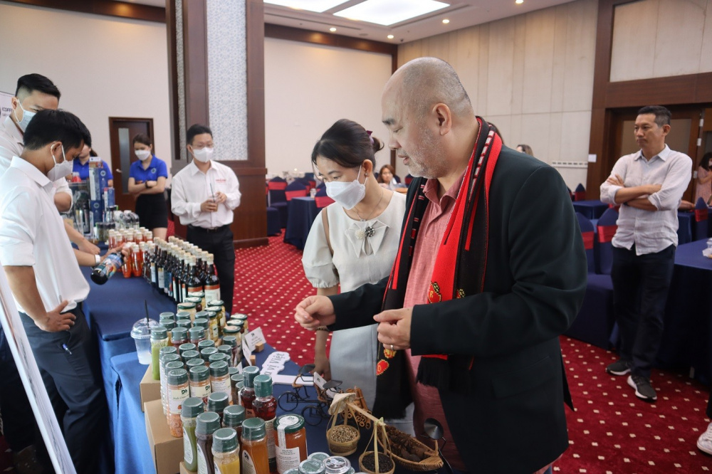 Hoạt động kết nối giao thương