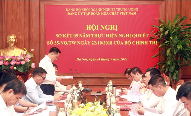 ong nguyen huu tu vinachem