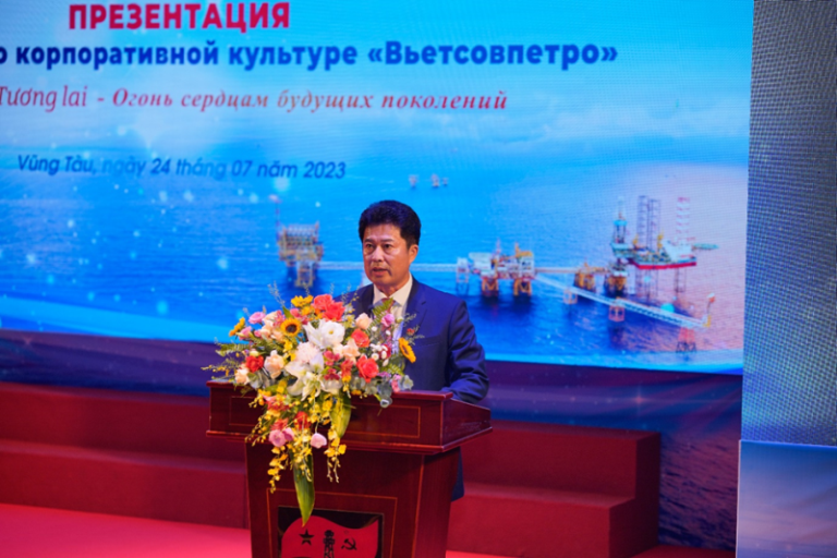 ông Nguyễn Tiến Vinh, Phó Tổng giám đốc – Phó ban thường trực Ban chỉ đạo công tác nhận diện và xây dựng VHDN Vietsovpetro